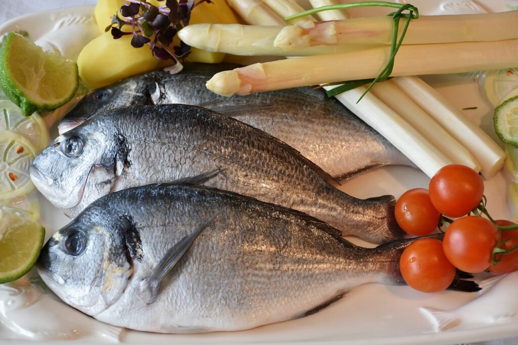 fish, sea bream, asparagus-2230852.jpg